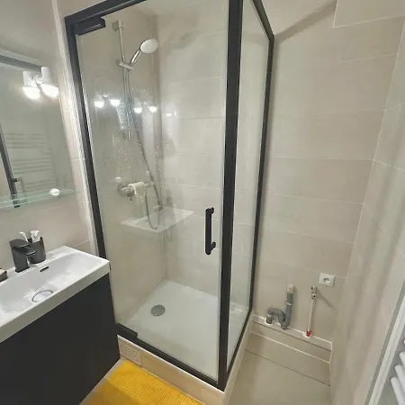 Sea View Studio, Fully-equipped, Tv & Wifi *